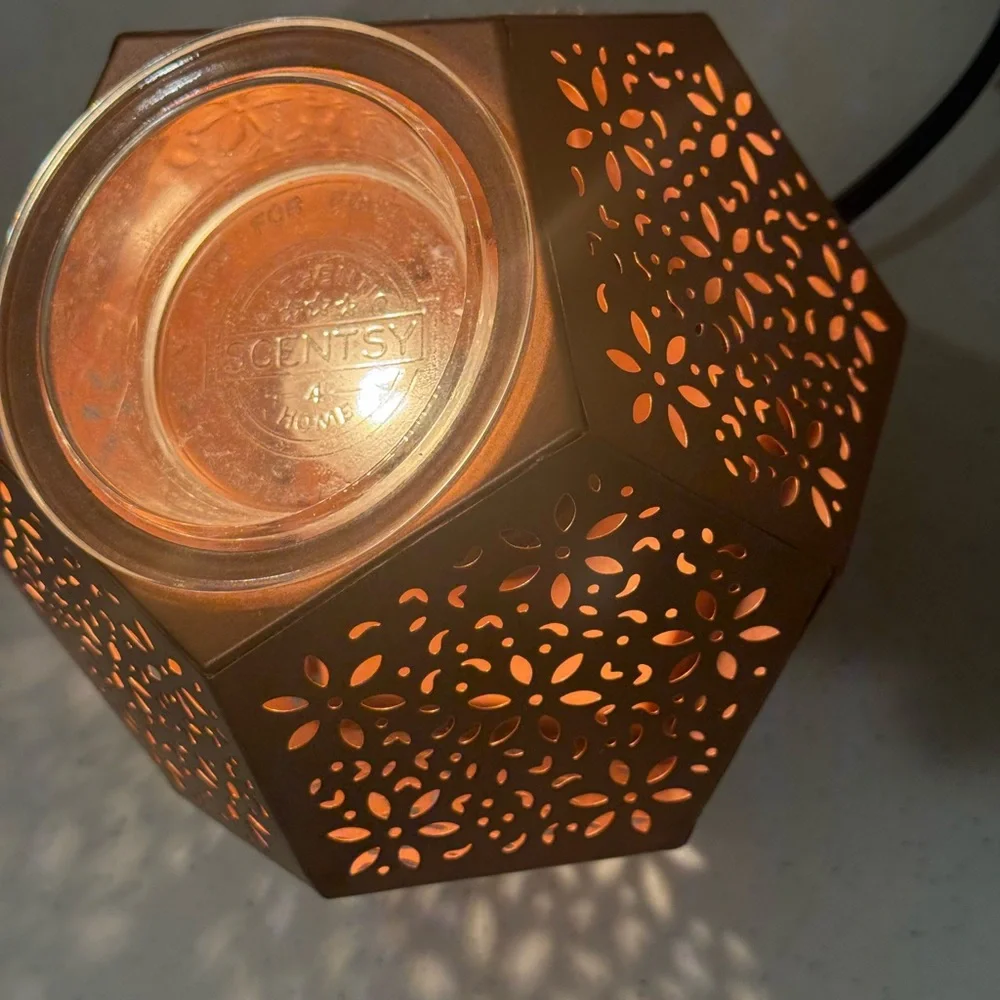 Scentsy Copper Cast Warmer ~ Like NEW